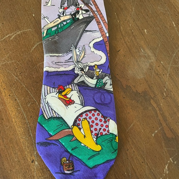 Looney Tunes Necktie - Picture 3 of 5